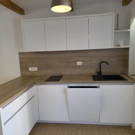 Moki's Place Apartment