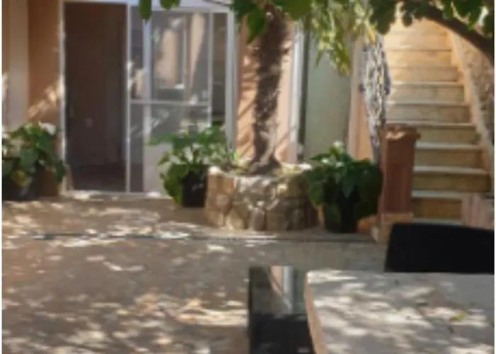 Moki's Place Apartment *